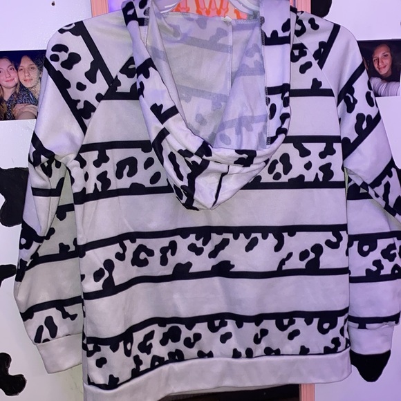 Womens size large leopard half zip up hoodie - Picture 5 of 5